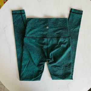 Lululemon wunder under